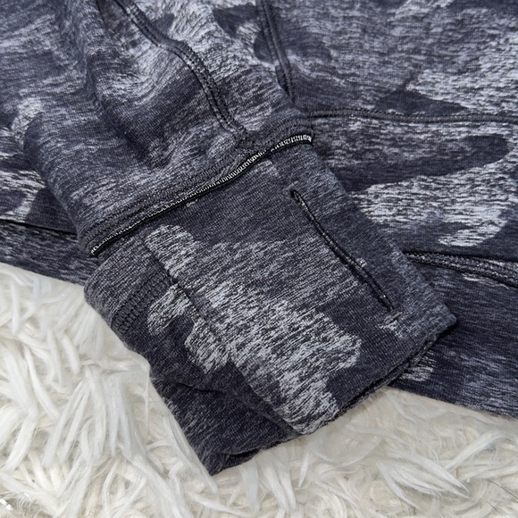 Lululemon Outrun the Elements 1/2 Zip Incognito Camo HTR Black - Picture 2 of 8